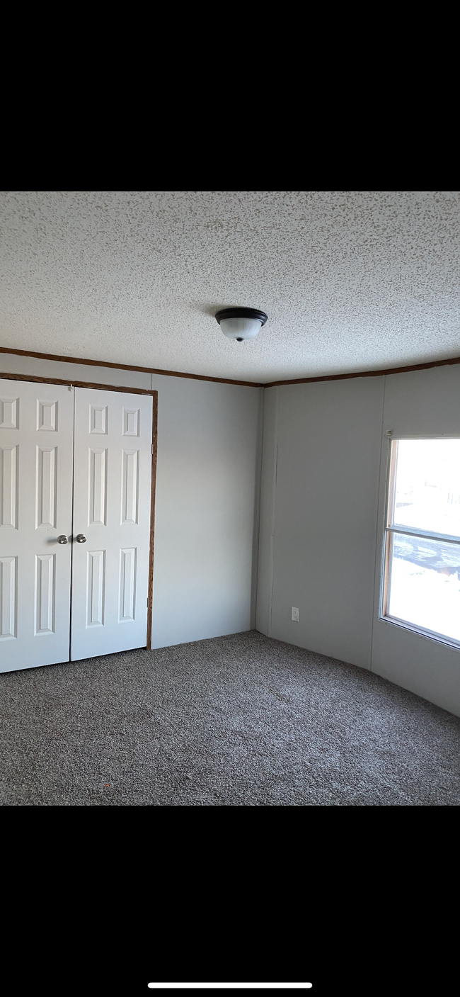 Building Photo - 156 Janet Dr