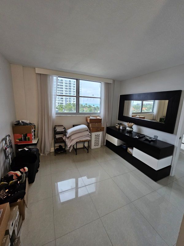 Building Photo - 9273 Collins Ave