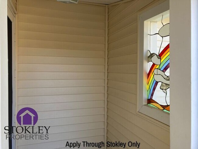 Foto del edificio - 2438 Upland Dr