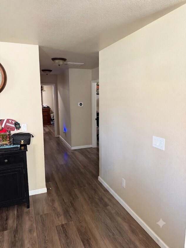 Foto del edificio - 1761 Bay Ct