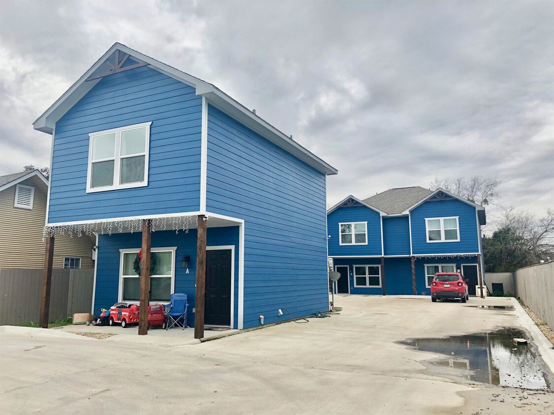 2108 Cavitt Ave Unit C, Bryan, TX 77801 Apartment for Rent in Bryan, TX