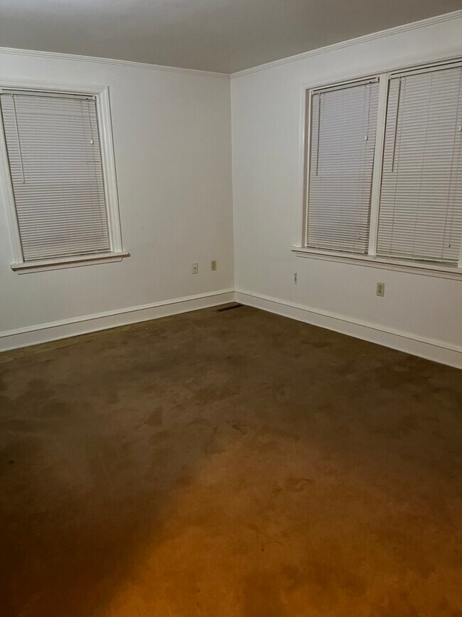 Livingroom - 1905 Garfield Ave