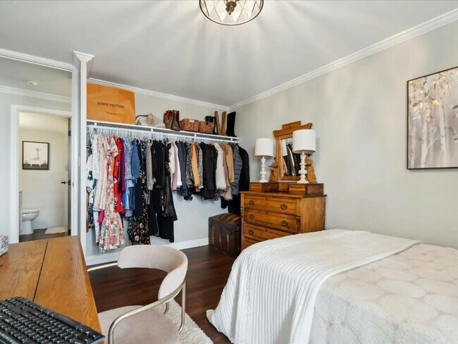 Foto del edificio - 2222 1st Ave NE