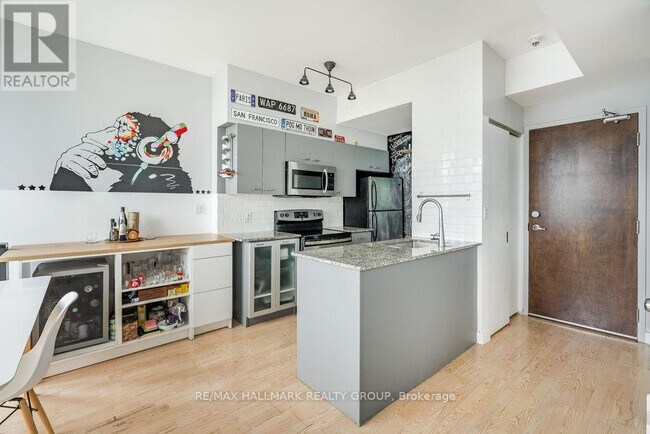 Building Photo - 383-383 Cumberland St