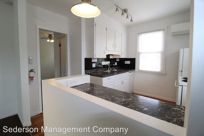 Building Photo - 1312 W 39TH St