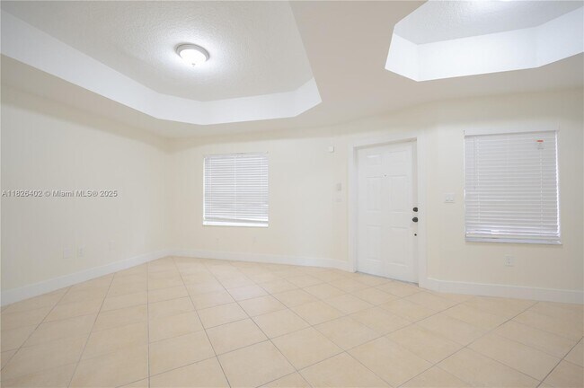 Foto del edificio - 10613 SW 6th St