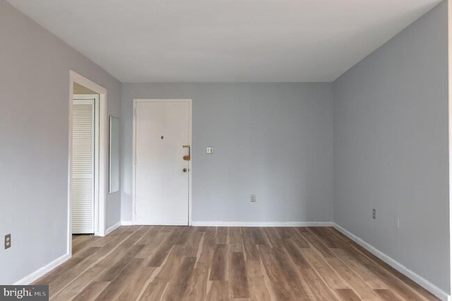 Building Photo - 1200 S Arlington Ridge Rd