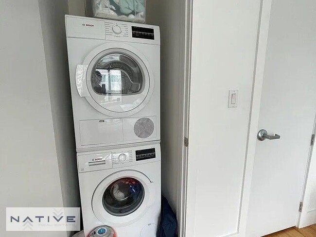Building Photo - 1 bedroom in Flushing NY 11385