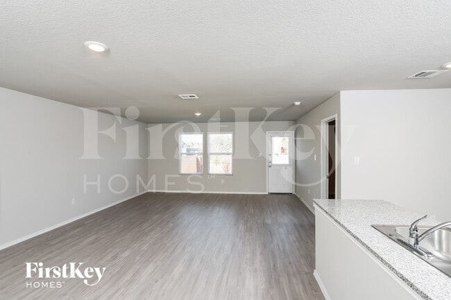 Foto del edificio - 1851 Morse Way