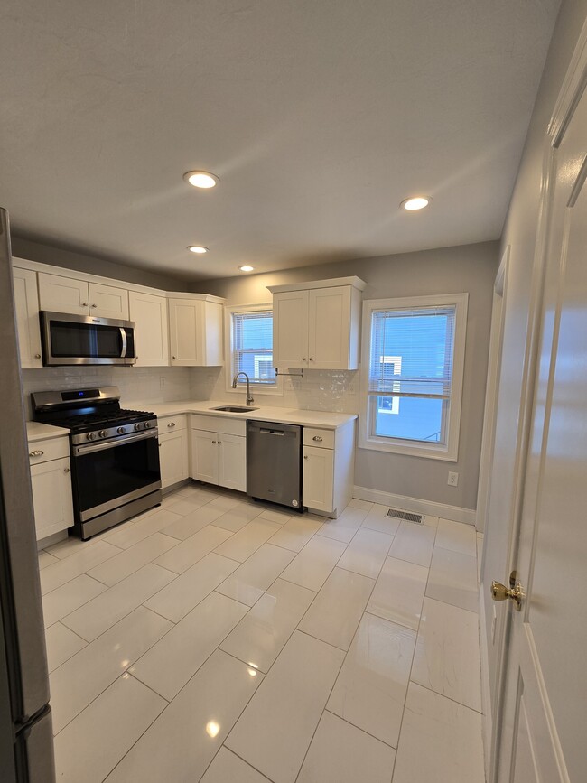 Foto del edificio - 35 Phillips Ave