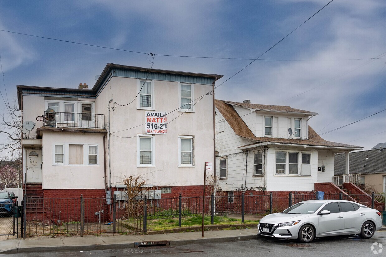 Building Photo - 416-420 Beach 25th St