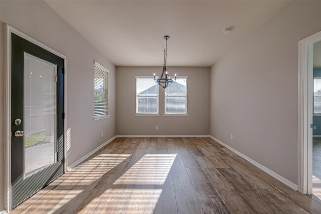 Foto del edificio - 8306 Hampton Bay Drive