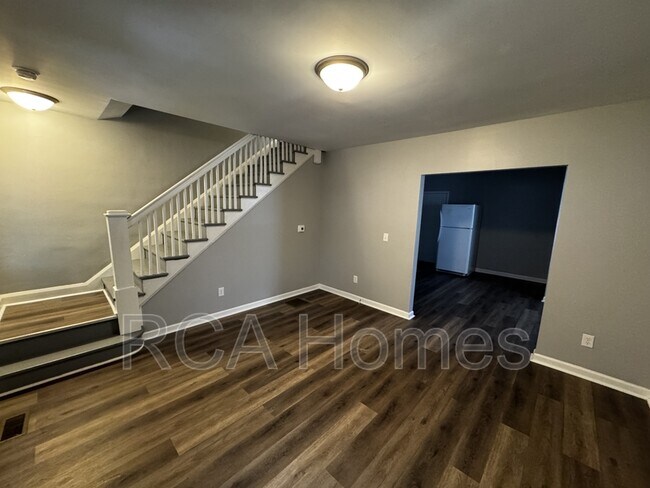 Foto del edificio - 3747 E Market St