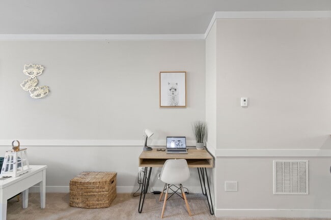 Foto del edificio - 202 Shamrock Dr