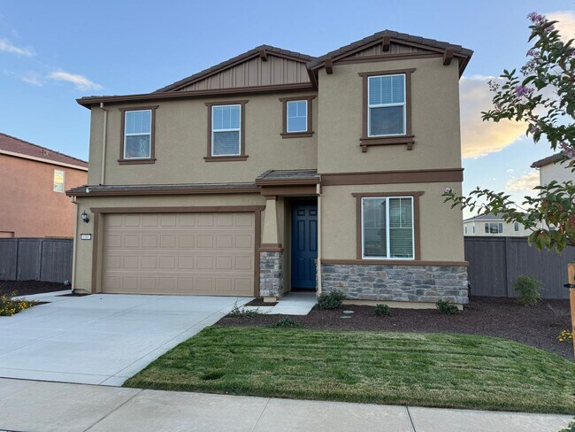 Building Photo - 4 BD 3 BATH HOME BRAND NEW IN PLUMAS LAKE