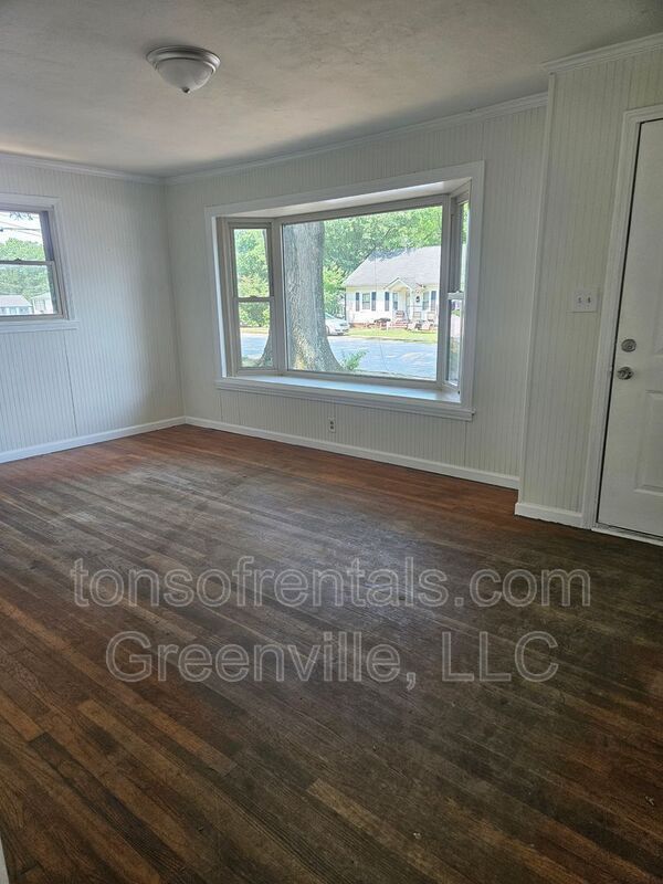 Foto del edificio - 213 Dr. Martin Luther King Blvd