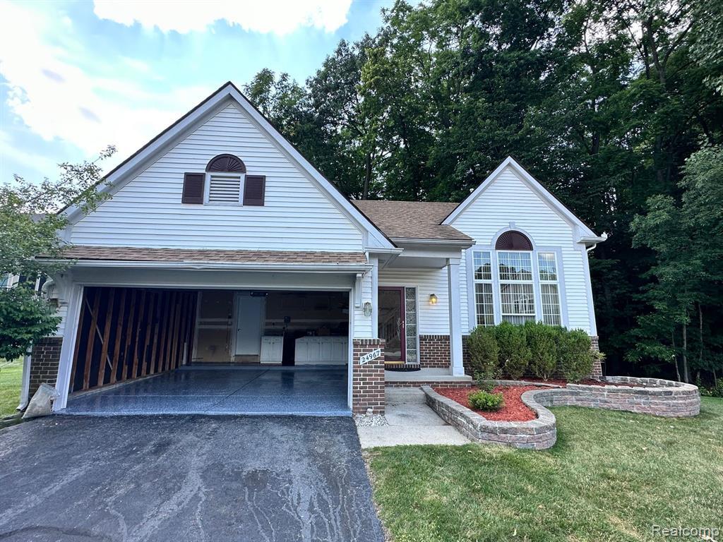 24967 Toddy Ln, Farmington Hills, MI 48335 House Rental in Farmington