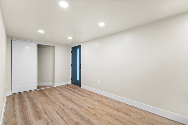 Building Photo - 483 Boynton Ave