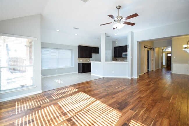 Building Photo - 31 Rolling Ridge Ct