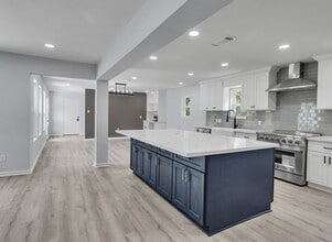 Building Photo - 11402 Ash Creek Dr