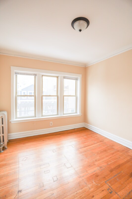 Building Photo - 4443 N Damen Ave