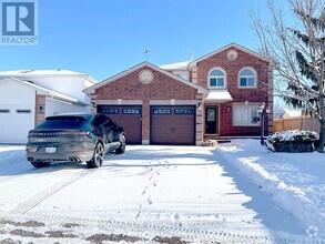 Building Photo - 9 Whitehorn Crescent