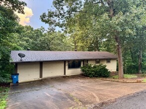 Building Photo - 19 Gore Ln