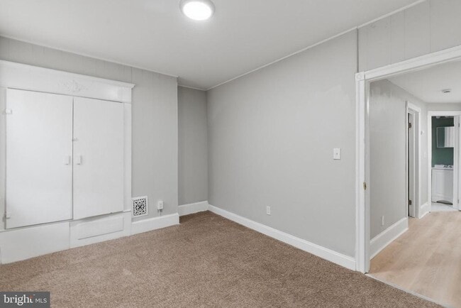 Building Photo - 3836 N Darien St