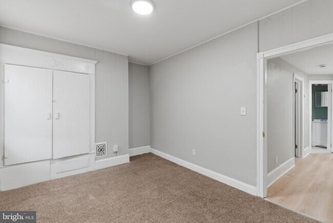 Foto del edificio - 3836 N Darien St