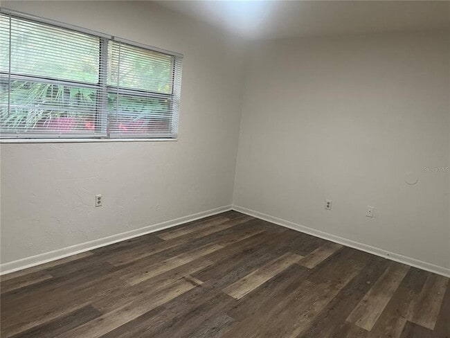 Building Photo - 2622 SW 31st Pl