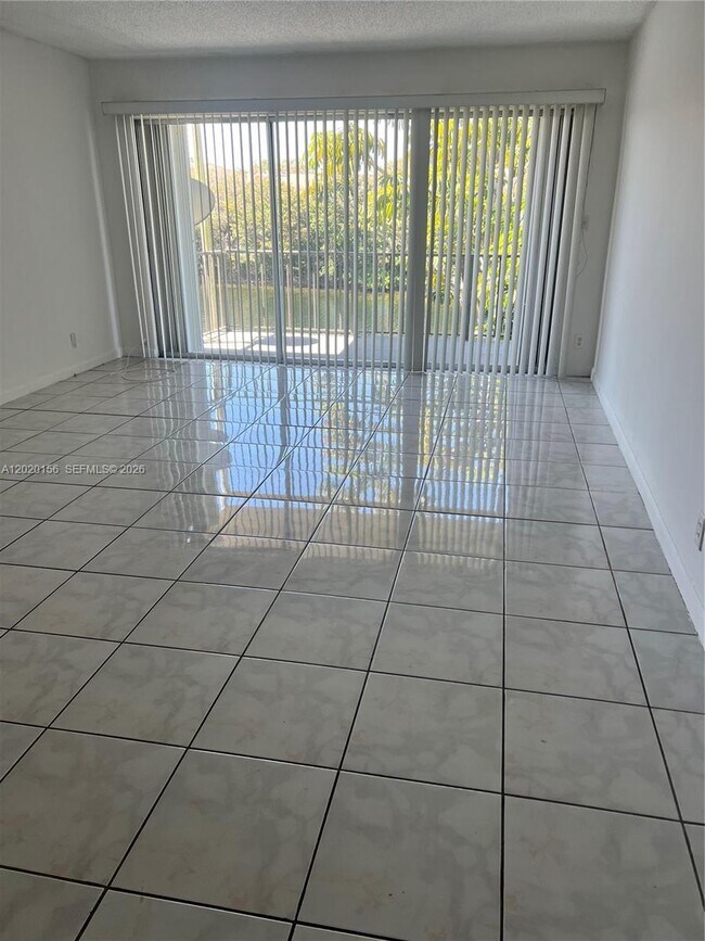 Foto del edificio - 3621 NW 95th Terrace