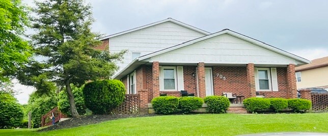 Foto principal - 705 Gordon Smith Blvd