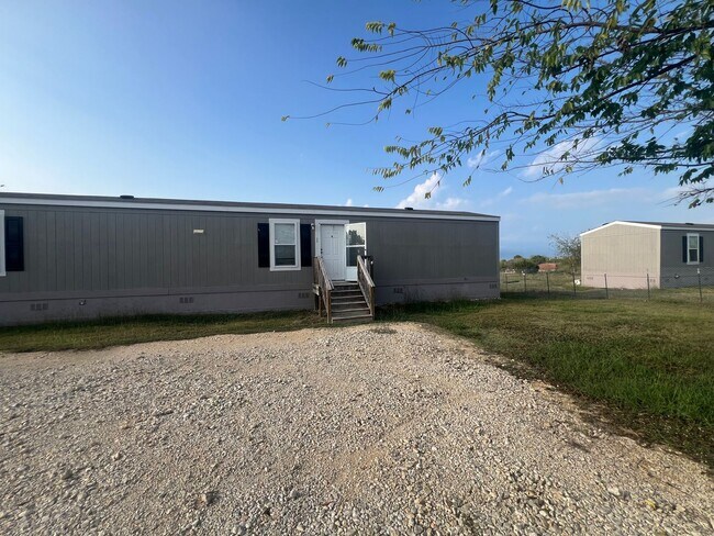 Building Photo - 302 Sparrow Ln