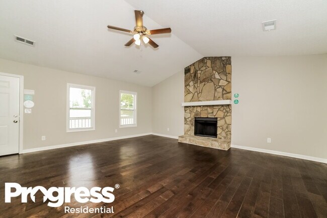 Building Photo - 360 Wayside Dr
