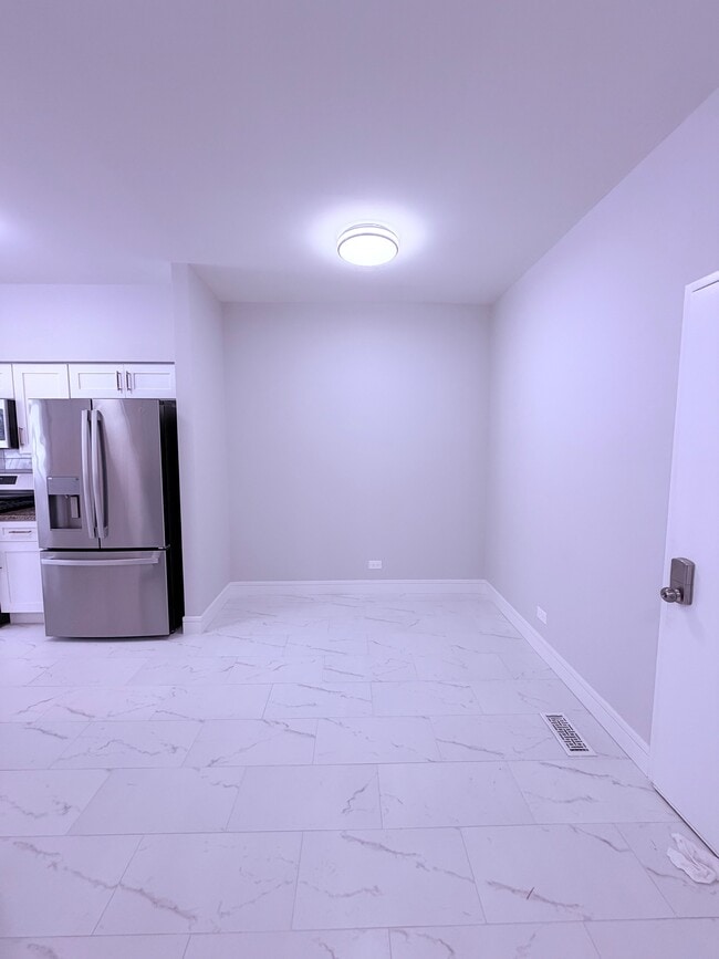 Building Photo - 2741 Odlum Dr