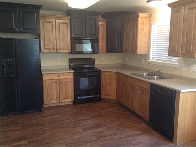 Building Photo - 10526 Doral Dr