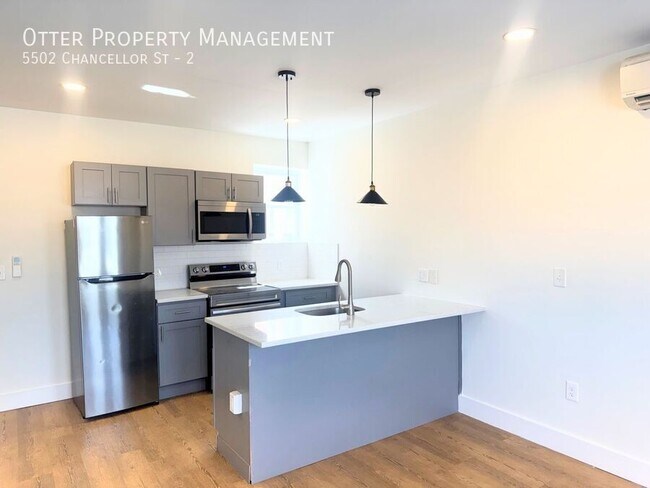 Foto del edificio - 5502 Chancellor St