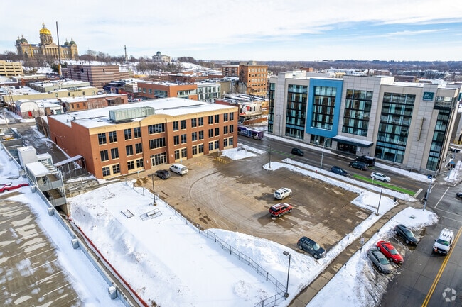 January 2022 - 418 East Grand