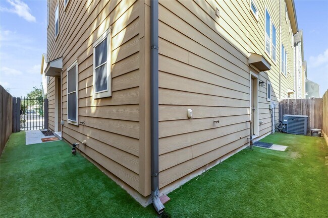 Foto del edificio - 934 W 26th St