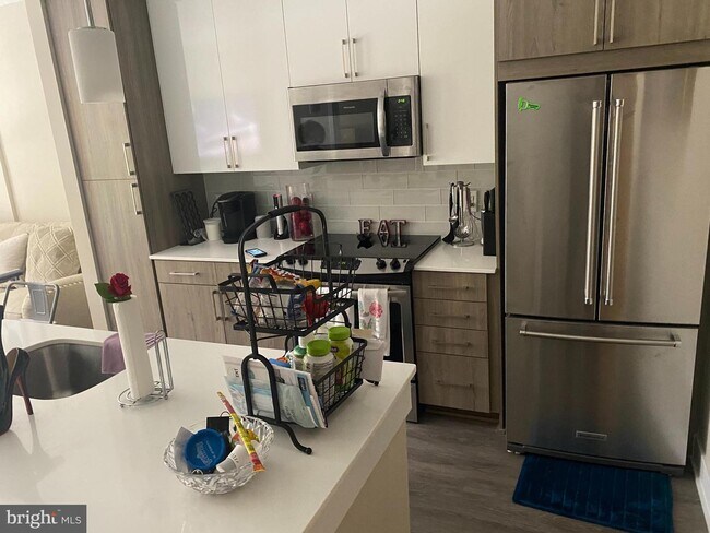 Building Photo - 145 Riverhaven Dr