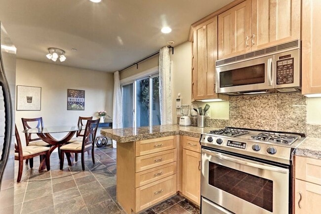 Well appointed kitchen with new appliances and gas stove - 35 Winding Way