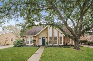 Building Photo - 21419 Park Willow Dr