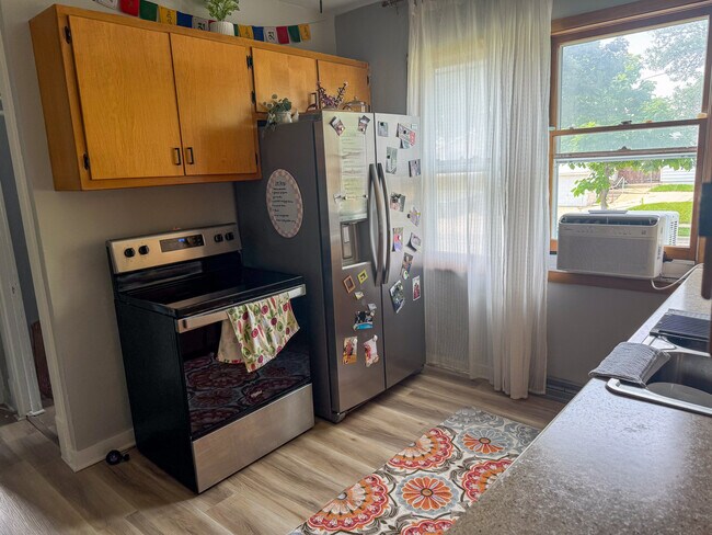 Kitchen View 2 - 205 E Bolivar Ave