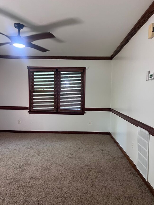 Building Photo - 2 Academy Ln