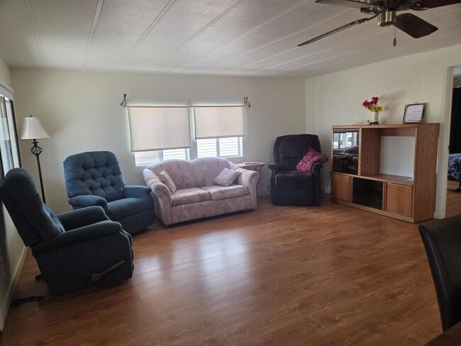 Foto del edificio - 2159 S Cottontail Ave