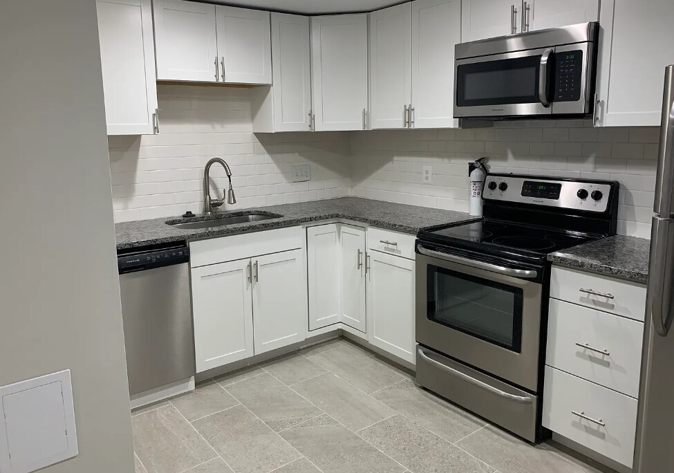 Foto principal - 2901 King Pl NE