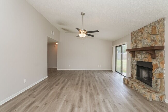 Foto del edificio - 936 Sunridge Point Dr