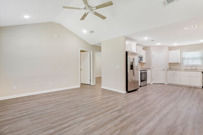 Building Photo - 3bd 2ba HOME FOR RENT!