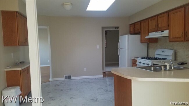 Building Photo - 2871 Clayton Dr