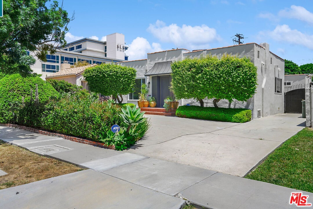164 Le Doux Rd, Beverly Hills, CA 90211 House Rental in Beverly Hills